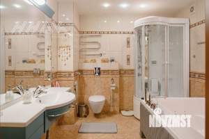 4-к квартира, вторичка, 121м2, 3/7 этаж