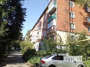 2-к квартира, вторичка, 43м2, 1/4 этаж