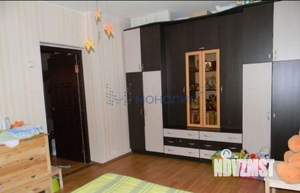 2-к квартира, вторичка, 43м2, 1/4 этаж