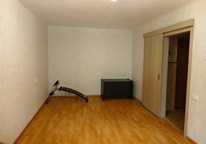 2-к квартира, вторичка, 50м2, 1/10 этаж