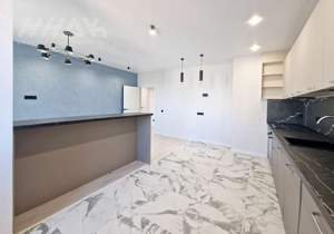2-к квартира, вторичка, 80м2, 11/18 этаж