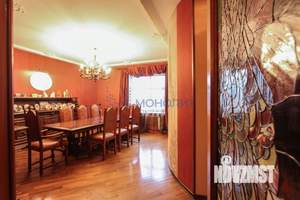 4-к квартира, вторичка, 225м2, 3/6 этаж