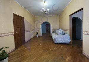 4-к квартира, вторичка, 110м2, 1/9 этаж