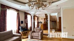 4-к квартира, вторичка, 249м2, 3/3 этаж