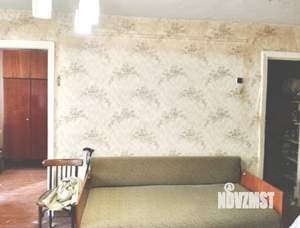 2-к квартира, вторичка, 43м2, 1/4 этаж