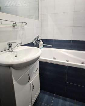 3-к квартира, вторичка, 56м2, 1/9 этаж
