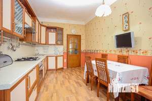 4-к квартира, вторичка, 101м2, 2/4 этаж