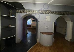 4-к квартира, вторичка, 110м2, 1/9 этаж