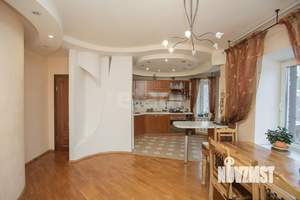 4-к квартира, вторичка, 150м2, 4/4 этаж