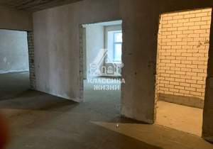 4-к квартира, вторичка, 135м2, 1/7 этаж