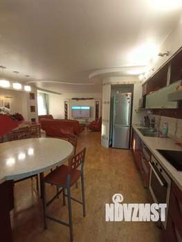 4-к квартира, вторичка, 153м2, 2/5 этаж