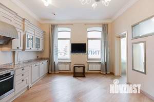 5-к квартира, вторичка, 322м2, 2/4 этаж