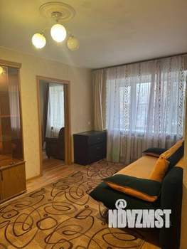 2-к квартира, вторичка, 42м2, 1/4 этаж